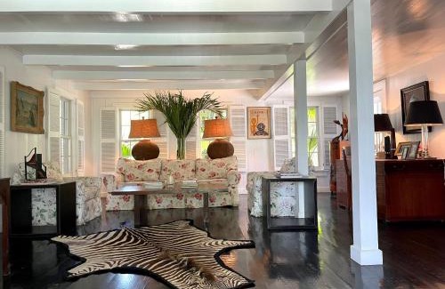 Dunmore Town House | Hibiscus Hill Kings Treat - Ultimate Island Style House withPool home