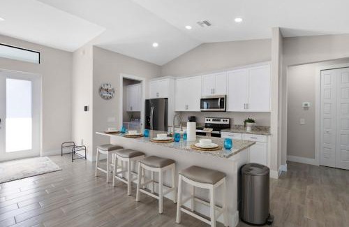 Bonita Springs House | Hidden Gem, Heated Pool & Spa - Enchanted El Dorado Retreat - Roelens