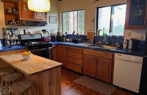 Philo House | Hidden Gem in the Lush Redwoods, close to Wineries & Coast