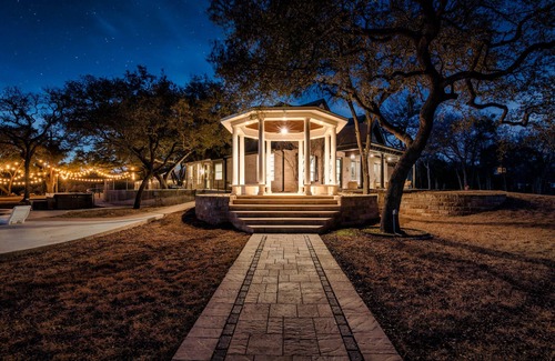 Shady Hollow House | Hidden Hollow Estate & Event Venue l 10 mi Dtown