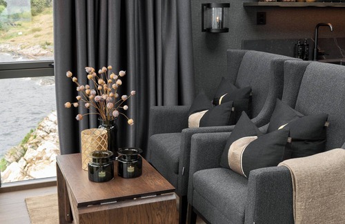 Herdla Cabin | Hideaway Herdla 1 – unique and luxurious cabin 15 m above the sea