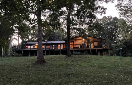 Falls of Rough House | Hideaway large ranch by Rough River