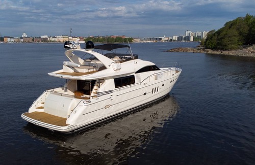 Helsinki City Centre Boat Rental | High-class and Elegant Luxury Yacht in Helsinki - Princess 75
