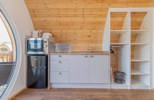 Arnold Cottage | High Farm Deluxe Pod (Hot Tub)