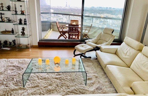Puteaux Apartment | High Rise Stunning View on Eiffle Tower, Seine & Montmartre!