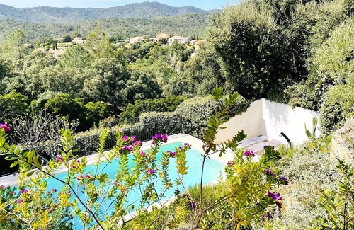 La Londe-les-Maures Villa | High Standing Villa with hill view and sunset - Departure to Porquerolles Island