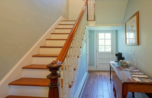 Still Pond House | High Tide Haven Suite