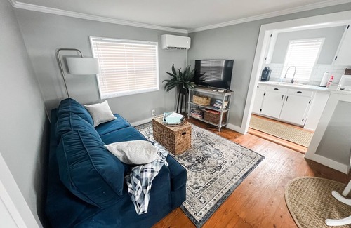 Harkers Island House | High Tider Matchmaker - Cozy 1 Bedroom Home in the Heart of the Harkers Island