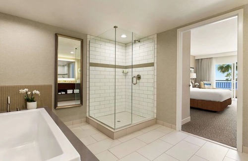 Carlsbad Hotel | High Tides and Good Vibes! Pool, Parking, Pets Allowed, Near South State Beach!