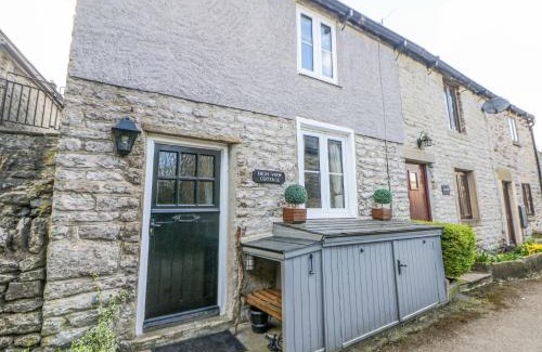 Castleton House | High View Cottage