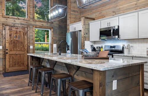 Hochatown Cabin | High West: high-end 1BR suite +bunk room+playscape