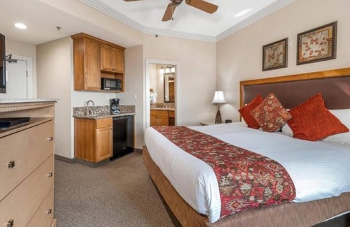 Tahoe Village Hotel | Highland Escape: 4 Villas, Full Kitchen, Pools, Game Room & Sports Courts