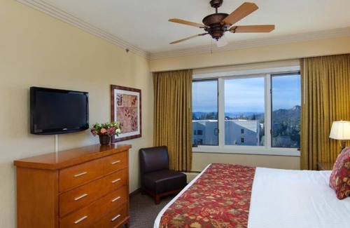 Tahoe Village Hotel | Highland Escape: 4 Villas, Full Kitchen, Pools, Game Room & Sports Courts