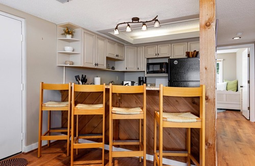 Nellysford Condo | Highlands 24
