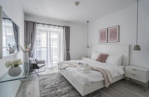 Dubai Marina Apartment | HiGuests - Cloudy Apt, 10-min walk to Dubai Harbor