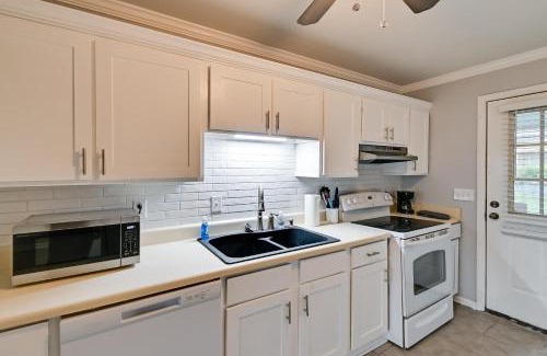 Cheraw Apartment | Hike and Explore Cheraw Apt 7 Mi to Lake Juniper!