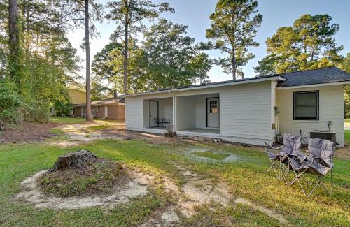 Cheraw Apartment | Hike and Explore Cheraw Apt 7 Mi to Lake Juniper!