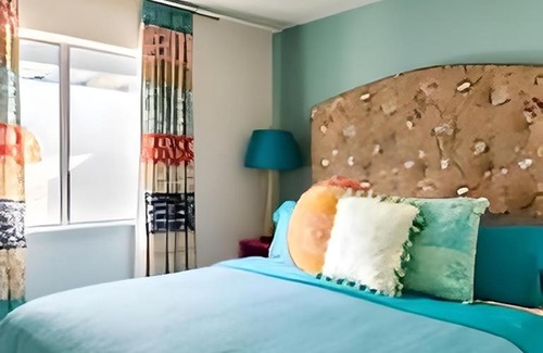 Twentynine Palms House | Hike Joshua Tree @ the Hot Tub & Pool Oasis