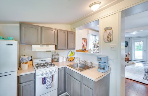 Waterford Cottage | Hike, Sip & Explore: Charming Waterford Cottage!