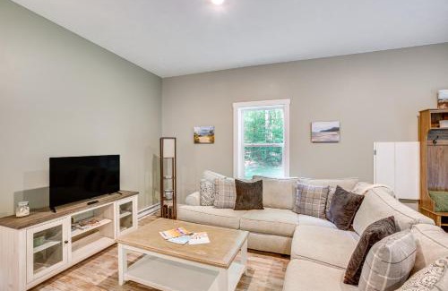 Lake Ann House | Hike, Ski and Unwind Michigan Escape with Fire Pit!