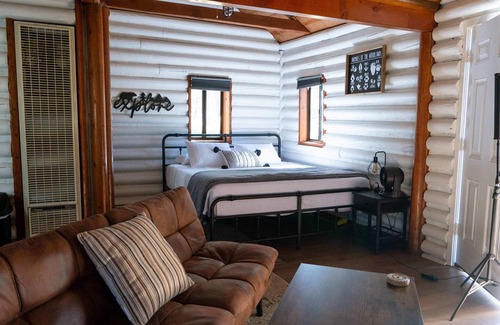 Mount Laguna Cabin | Hiker's Haven Summary