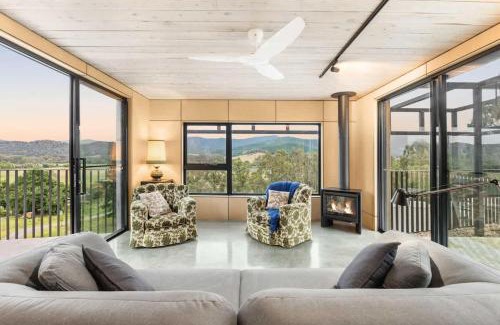 Wangaratta Forward House | Hill View