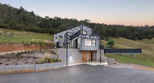 Wangaratta Forward House | Hill View