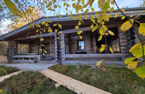 Inari Ski Chalet | Hillavilla in the shore of lake Inari