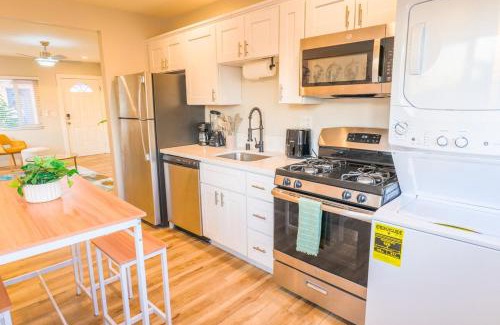 University Heights Apartment | Hillcrest, Univ Heights Retreat