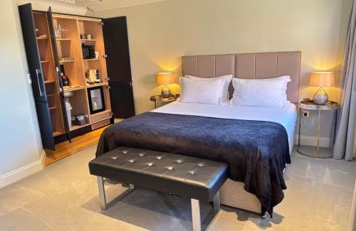 Woking Apartment | Hillside Farm Barn
