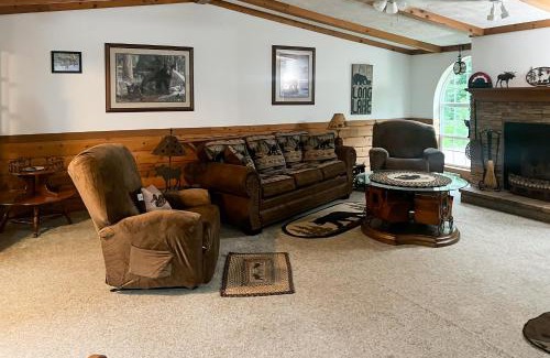 North Woodstock House | Hillside Hideaway