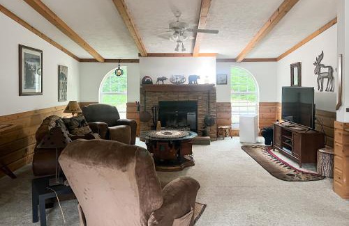 North Woodstock House | Hillside Hideaway