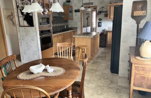 North Woodstock House | Hillside Hideaway