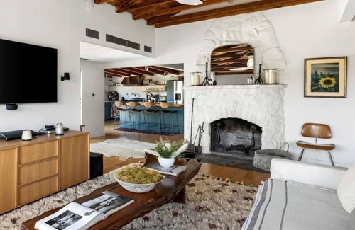 Topanga House | Hillside Hideaway w/Deck & Spa in Topanga Canyon