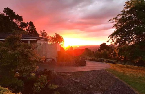 Drury Apartment | Hillside Oasis quiet peaceful near Akl Airport