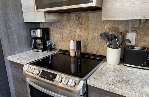 Moanalua House | HILLSIDE PERFECTION: MODERN HOME "A", OVERLOOKING GOLF COURSE, CLEAN-NEW!