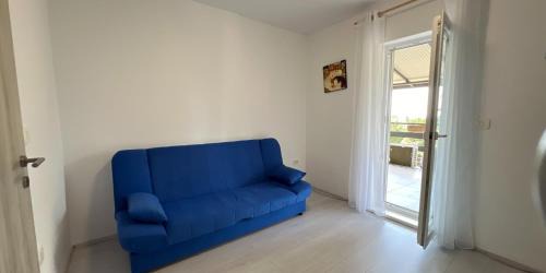 Piran Apartment | Hilltop Apartments Red & Blue
