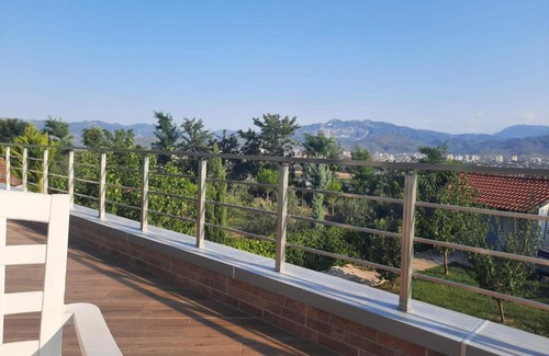 Elbasan Bed & Breakfast | HILLTOP HIDEAWAY