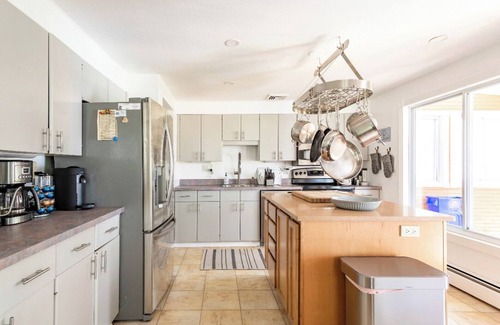 Swan Lake House | Hilltop Hideaway | Hot Tub Heated Pool Golf