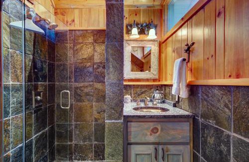 Mirror Lake House | Hilltop Hideaway