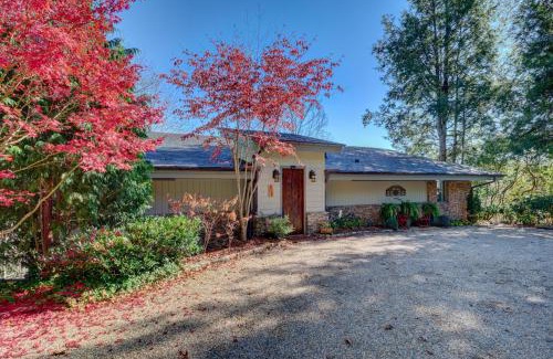 Mirror Lake House | Hilltop Hideaway