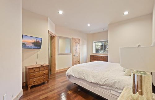 Truckee House | Hilltop Hideaway w Game Room & Forest Views