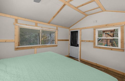 Sugar Grove Cabin | Hilltop Retreat with Indoor Saltwater Pool
