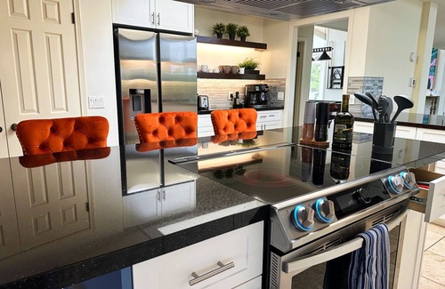 Fallbrook Villa | Hilltop Villa, Guesthouse & Casita with Pool Oasis