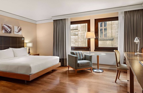 Innere Altstadt Hotel | Hilton Dresden an der Frauenkirche