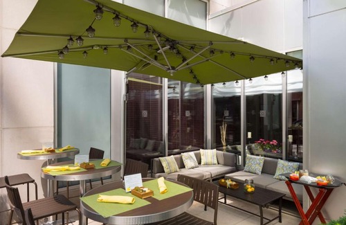 Turtle Bay Hotel | Hilton Garden Inn New York Manhattan Midtown East