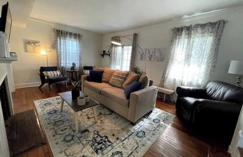 Central Newport News House | Hilton Village Home