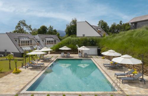 Pokhara Hotel | Himalayan Hideaway Resort Pokhara, The Centara Collection