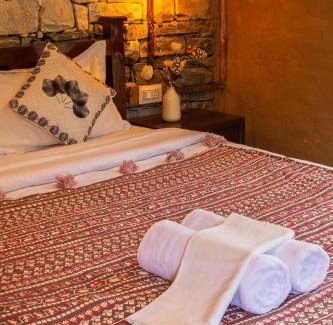 Banjar House | Himalayan Willow