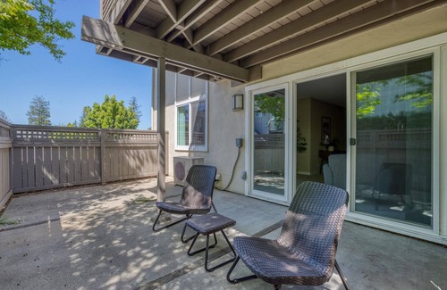 Cupertino Apartment | Hip Cupertino 2BR w/Cinema, Gym & A/C, nr Restaurants, by Blueground